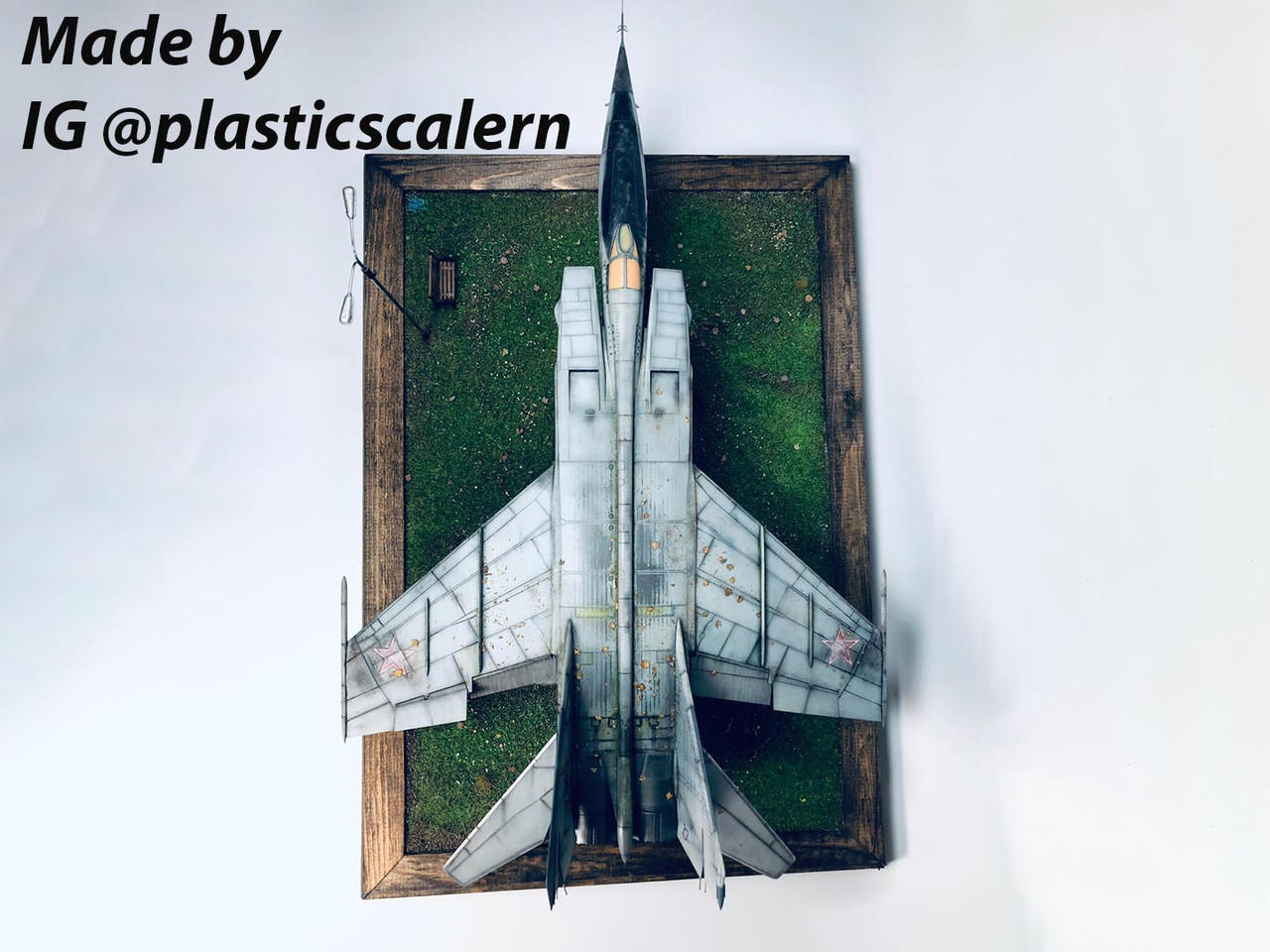 1/48 ICM MiG-25 RBF, Soviet Reconnaissance Plane - Squadron.com