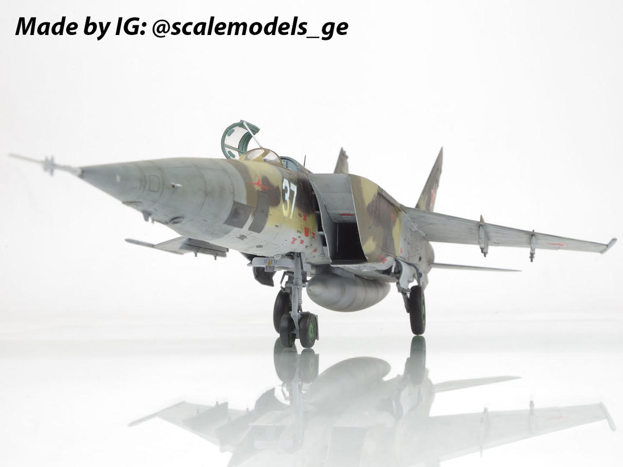 1/72 ICM MiG-25 BM, Soviet Strike Aircraft - Squadron.com