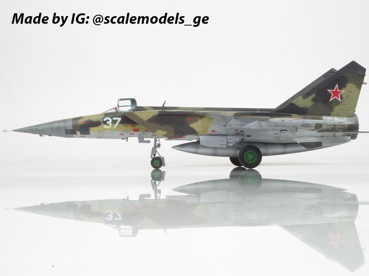 航空機・ヘリコプター ICM 1/48 MiG-25BM MiG-25BM ICM in 1/48 Scale made by Гойна Максим using: RS48