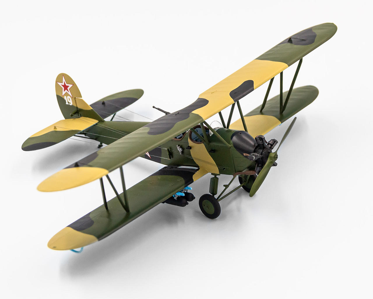 Zvezda Modellbausatz PO-2 Nachtbomber – Maßstab 1:144, Snap-Fit, Kein Kleber Nötig, Sowjetisches Flugzeug WWII