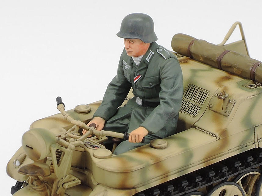 TAMIYA  1/35 NO.242
ドイツ連邦軍主力戦車レオパルト2 A5 Amazon.com: Tamiya 1:35 35242 German Army Leopard 2 A5 (1