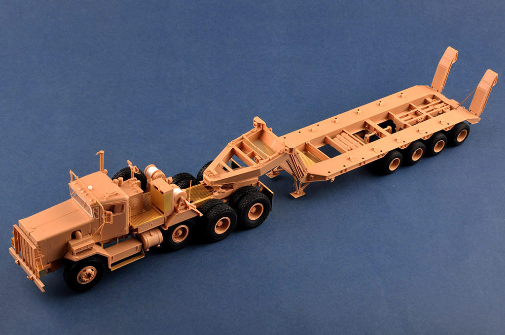 1/35 Hobby Boss M911 C-HET w/m747 Heavy Equipment Semi
