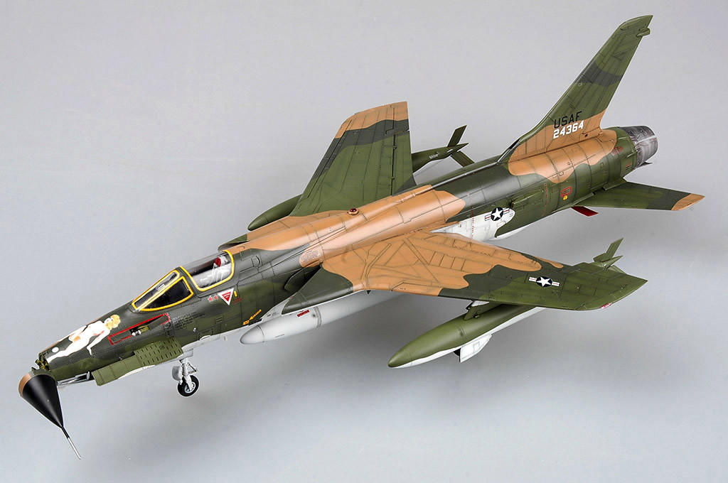 1/48 f-105d サンダーチーフ　ホビーボス 1/48 Hobby Boss F-105D Thunderchief - Squadron.com