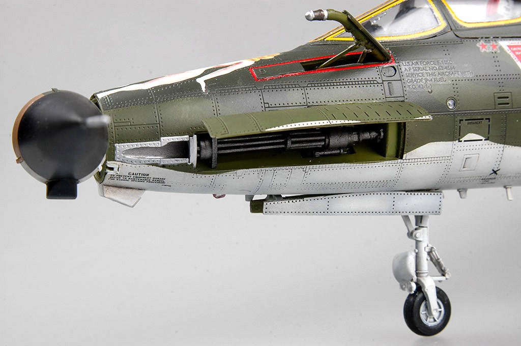 1/48 Hobby Boss F-105D Thunderchief - Squadron.com