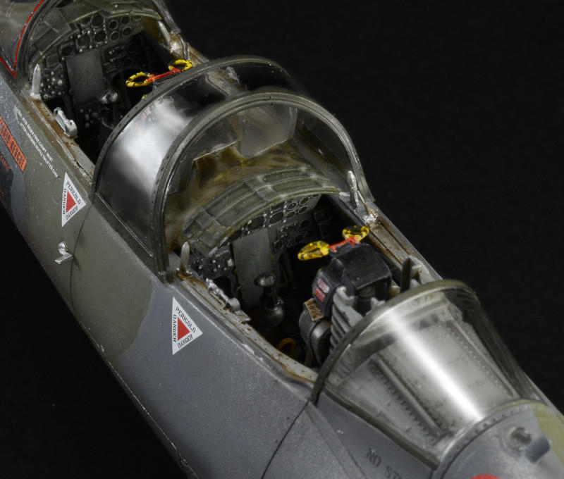 イタレリ 1/32 F-104G/S スターファイター 1/32 TF104G Starfighter Aircraft - Squadron.com