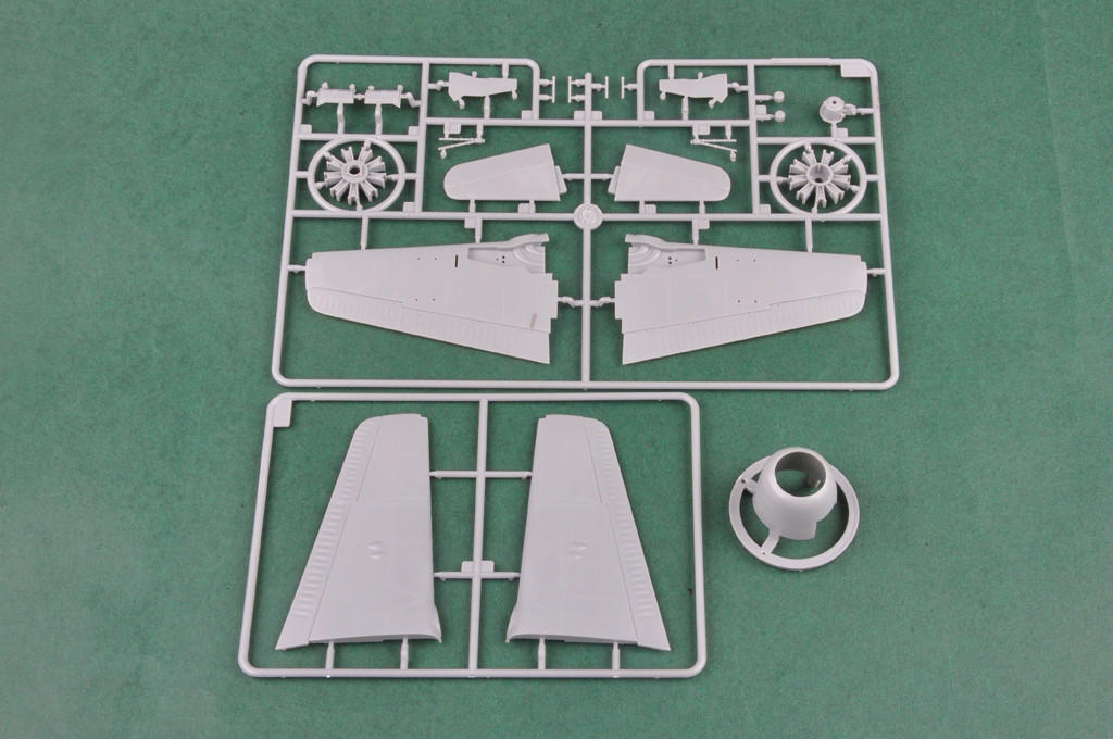 1/48 Hobby Boss F8F-2 Bearcat - Squadron.com