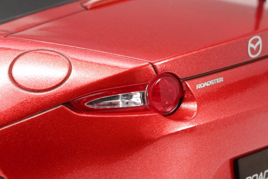 タミヤ Mazda Roadster MX-5 & RF 1/24 Amazon.com: Tamiya 1/24 Scale kit 24353 Mazda Roadster MX-5