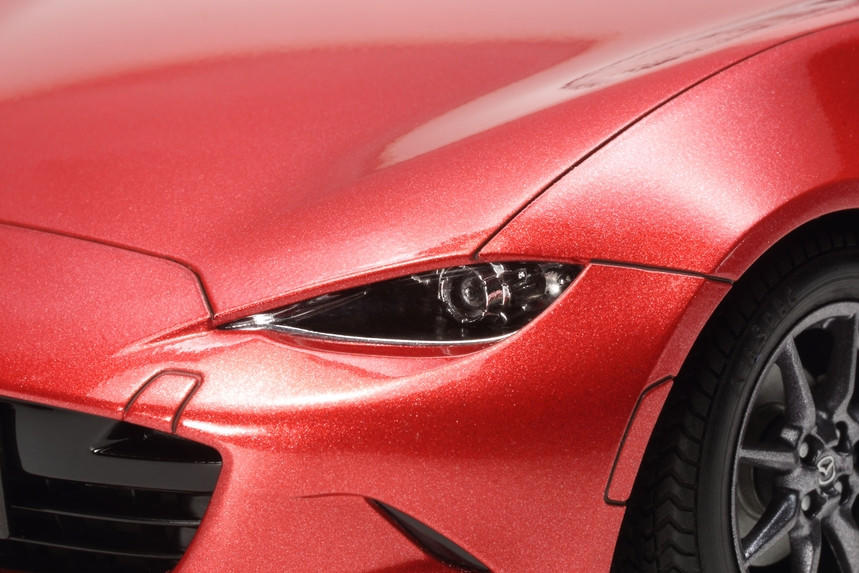 1/24 Mazda MX5 Roadster Car - Squadron.com