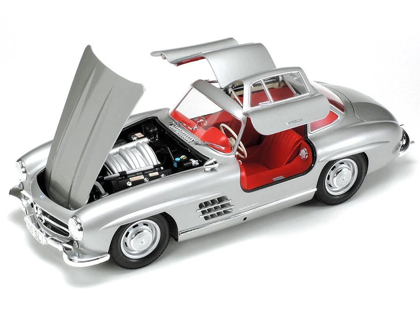 1:32 Mercedes Benz 300SL (Silver) — view 2