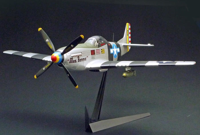 P-51 Mustang 1/32プラモデル完成品 Tamiya 1/32 P-51D Mustang Scale Model Kit