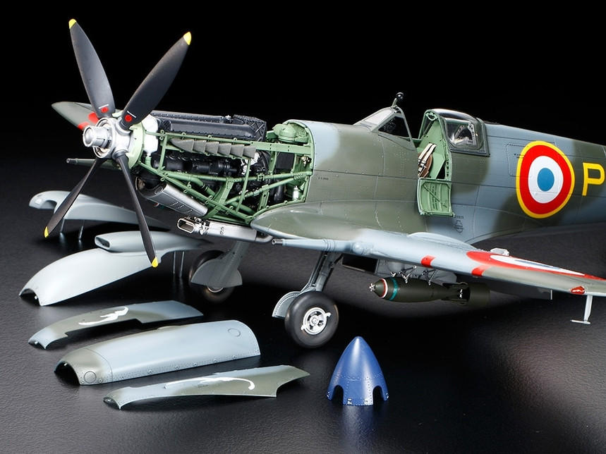 1/32 Supermarine Spitfire Mk IXc Fighter - Squadron.com