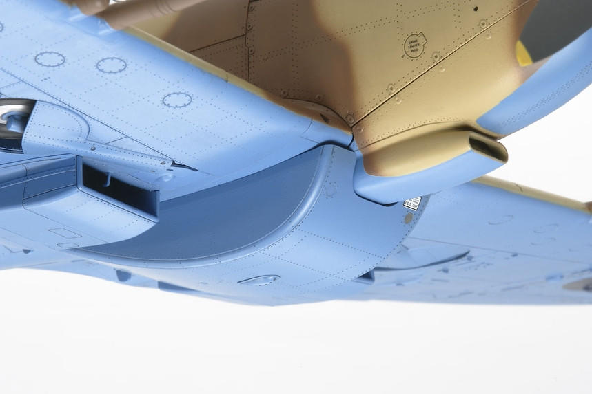 1/32 Supermarine Spitfire Mk VIII Aircraft - Squadron.com