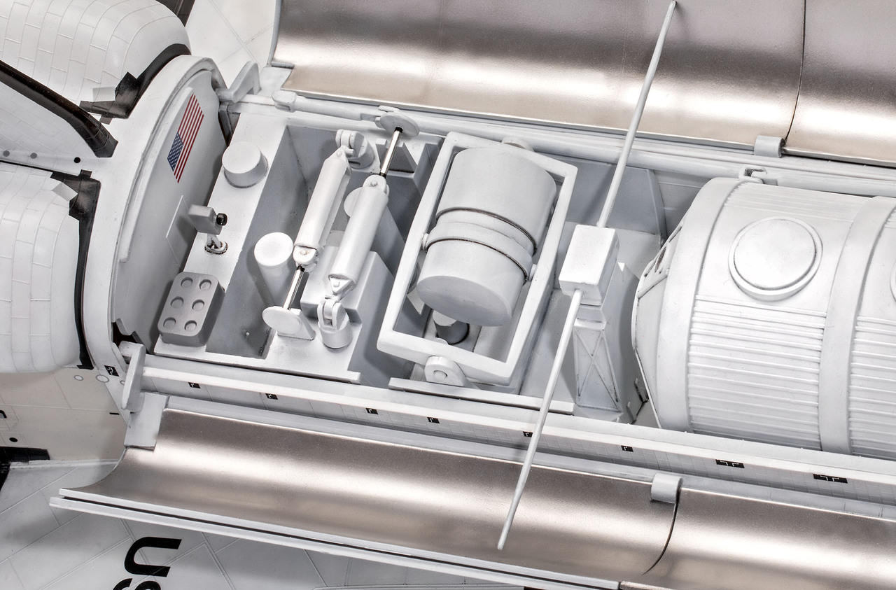 1/72 Revell Space Shuttle 40th Anniversary Plastic Model Kit