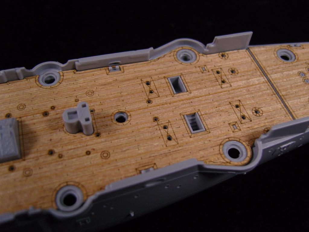 1/350 Artwox Cruiser VARYAG Wood Deck - Squadron.com