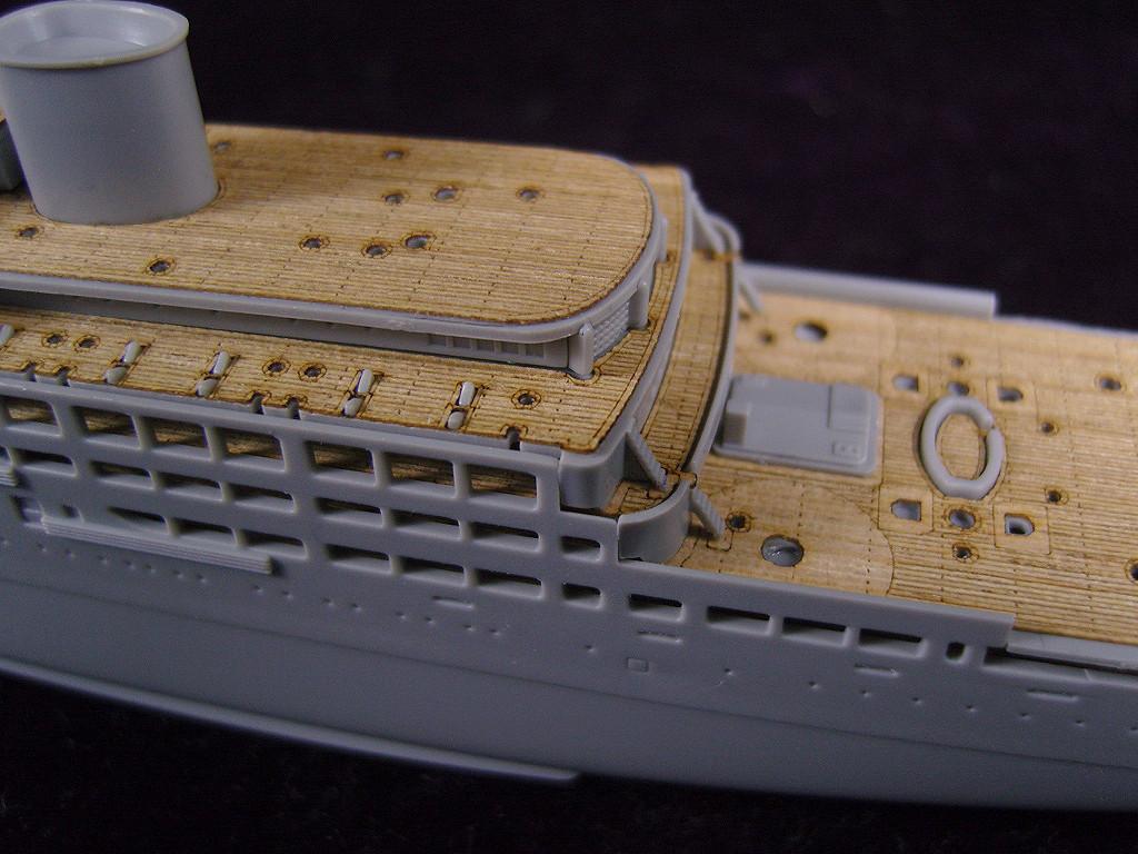 1/700 Artwox IJN Auxiliary Cruiser Houkoku Maru 1942 Wood Deck