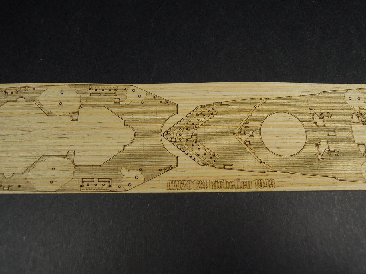 1/700 Artwox French Battle Ship Richelieu 1943 Wood Deck