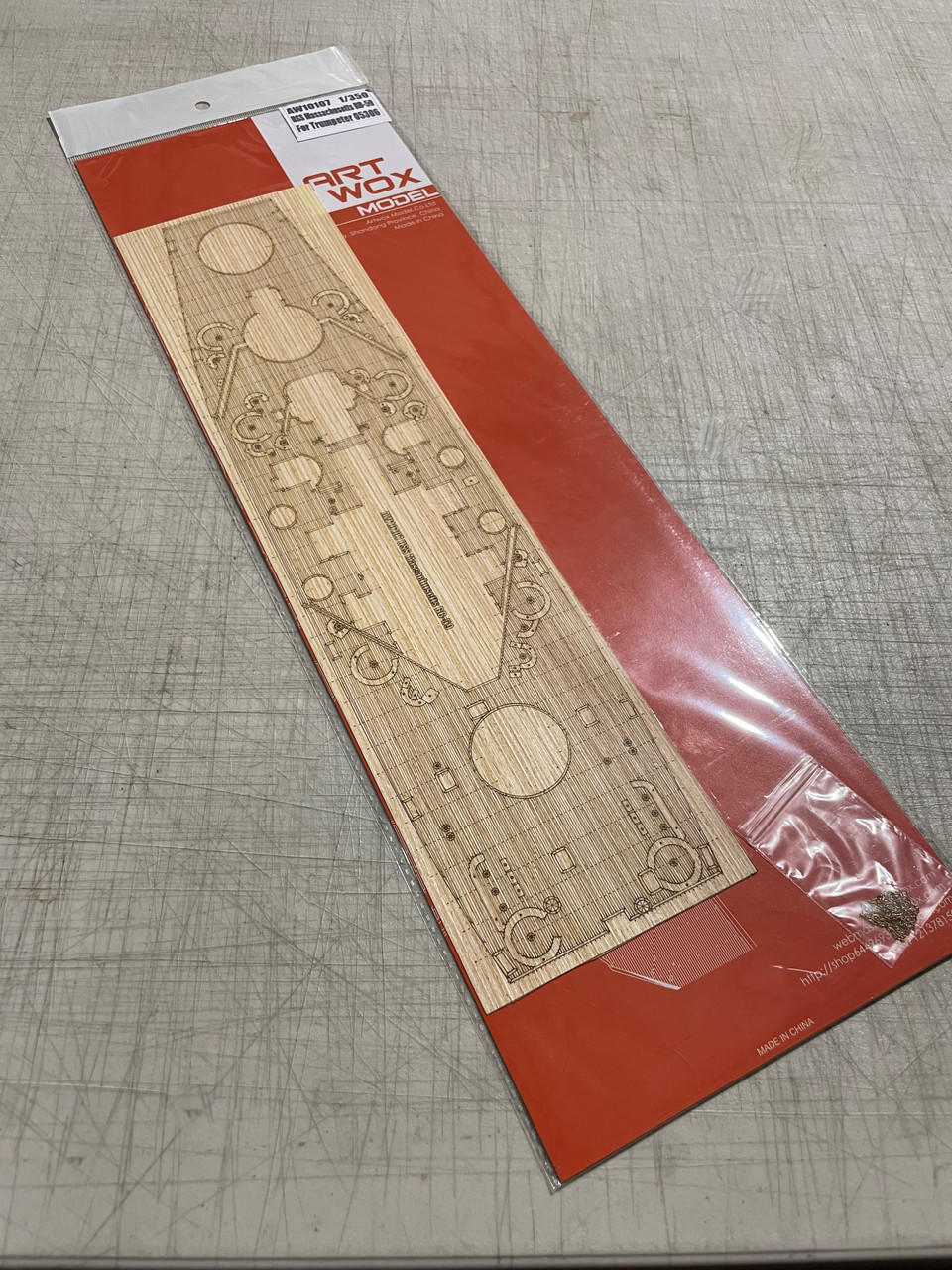 1/350 Artwox USS Massachusetts BB-59 Wooden Deck - Squadron.com