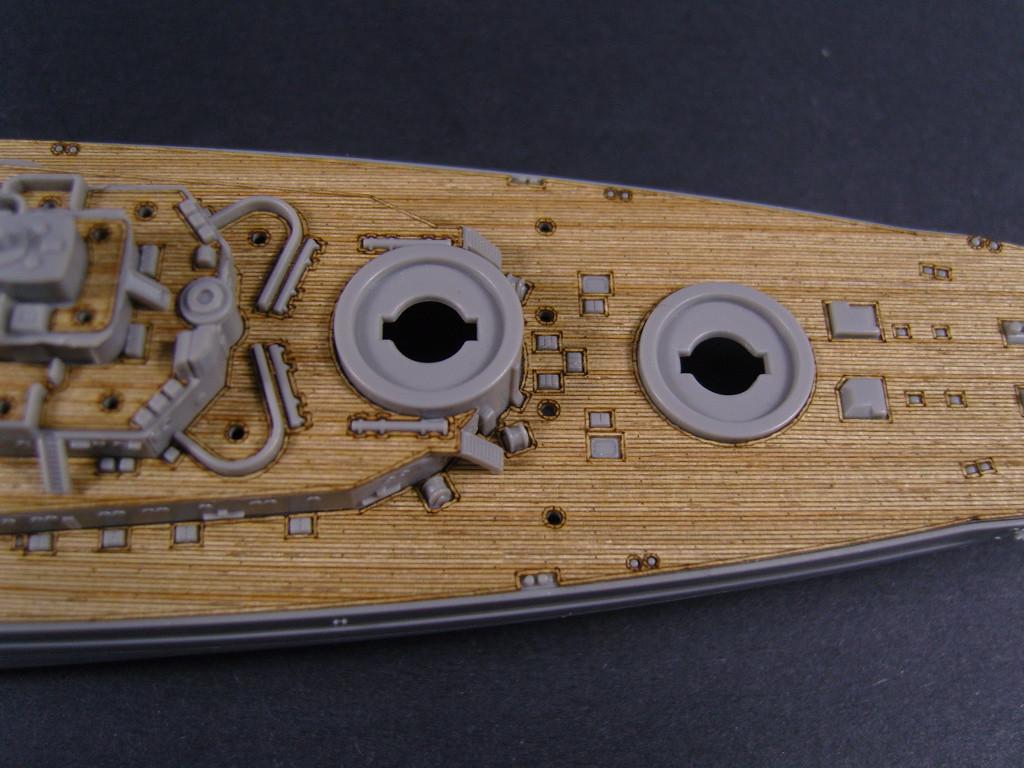 1/700 Artwox DKM Bismarck Wooden Deck (a) - Squadron.com