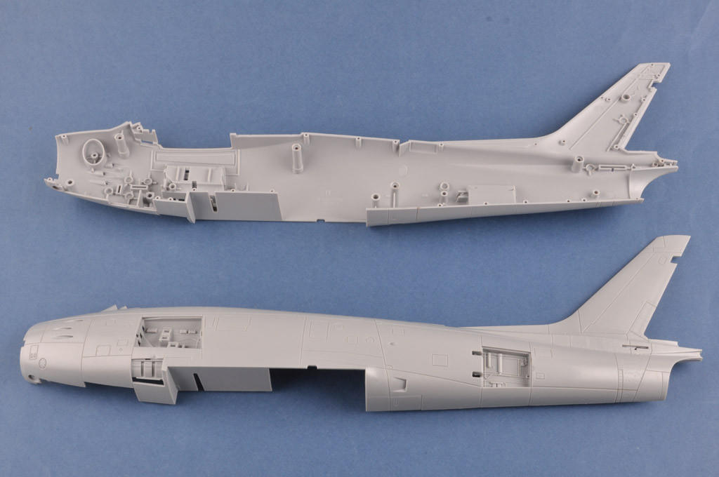 1/18 Hobby Boss F-86 Sabre - HY81808 - Squadron.com