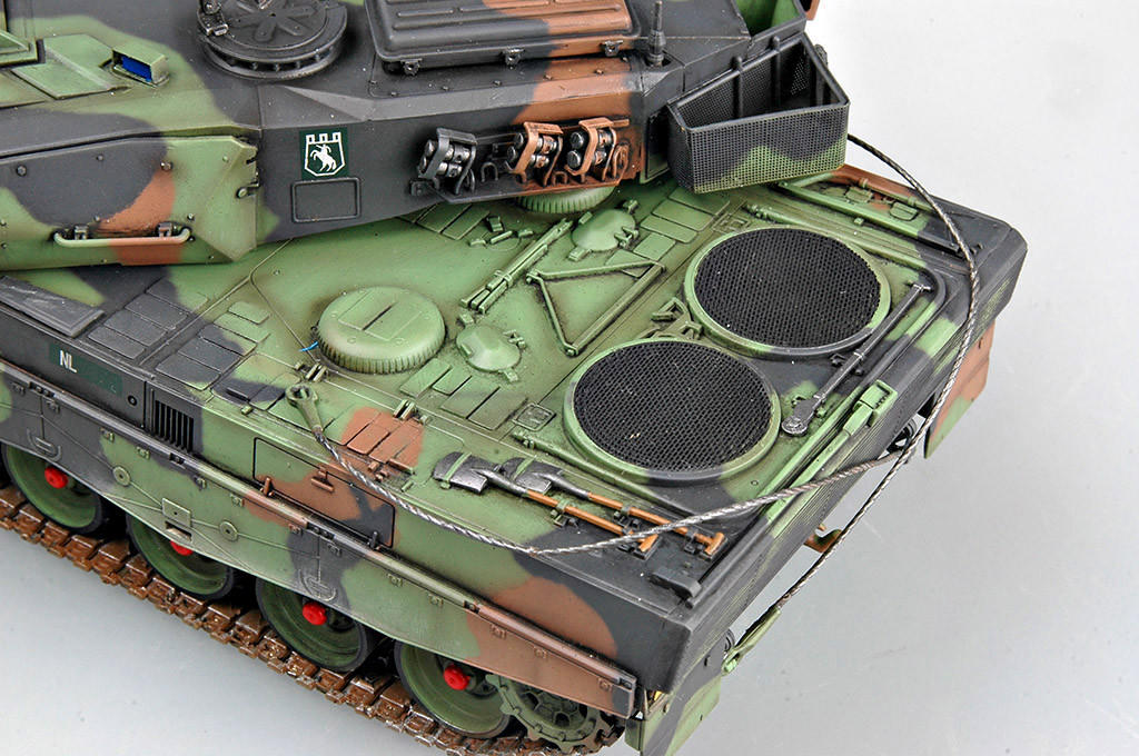 代引不可 ヤフオク! - (中古）(未使用）Hobby Boss Dutch Leopard 2A5