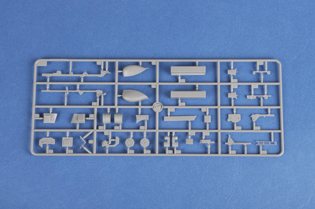 Bakuページ 1/700 Hobby Boss Soviet Aircraft Carrier Baku - HY83416 - Squadron.com