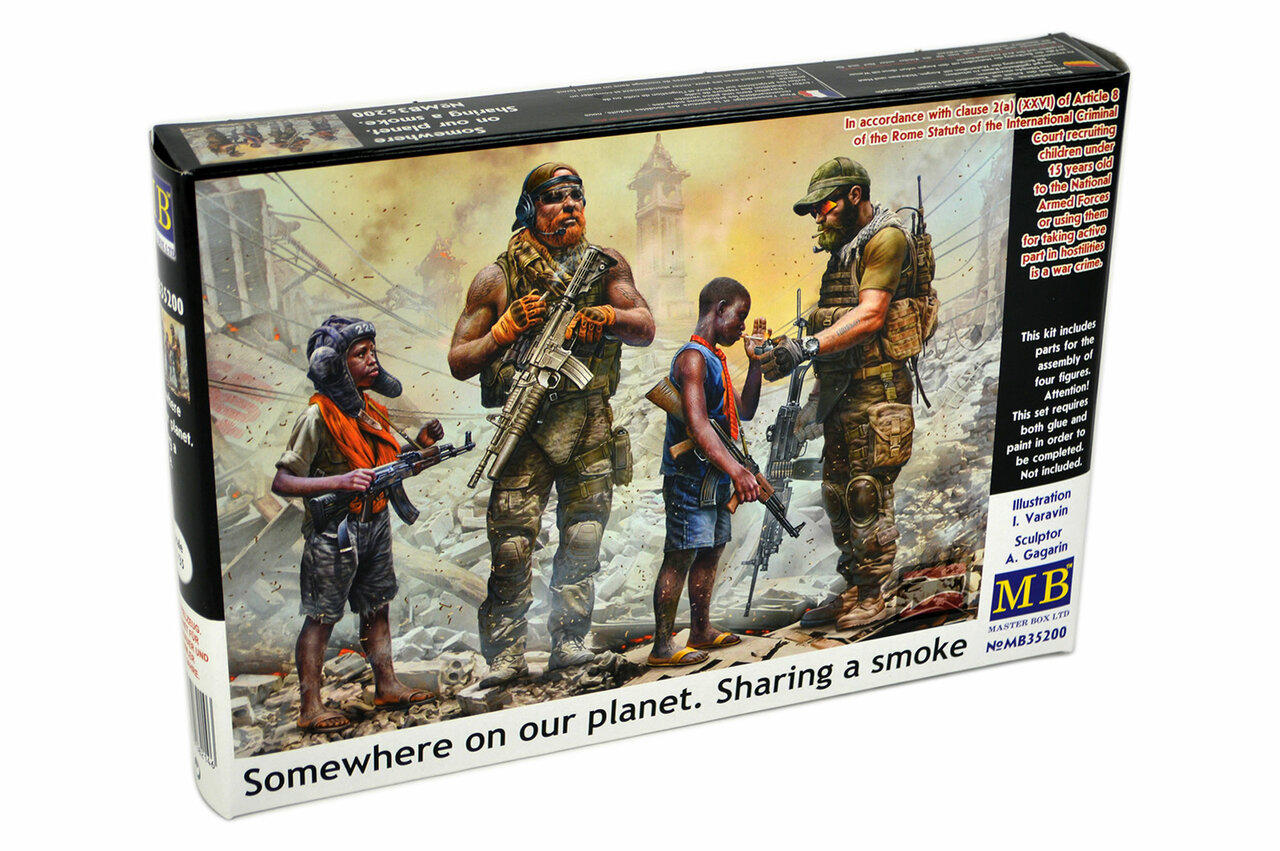 1/35 Master Box Somewhere on our planet Sharing a smoke - Squadron.com
