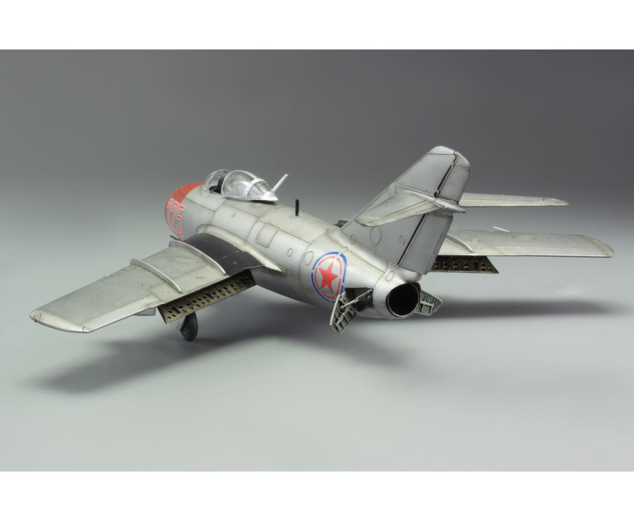 Maquette Eduard 1/72 Mig 15 Bis weekend Edition Maquette Eduard 1/72 Mig 15 Bis weekend Edition