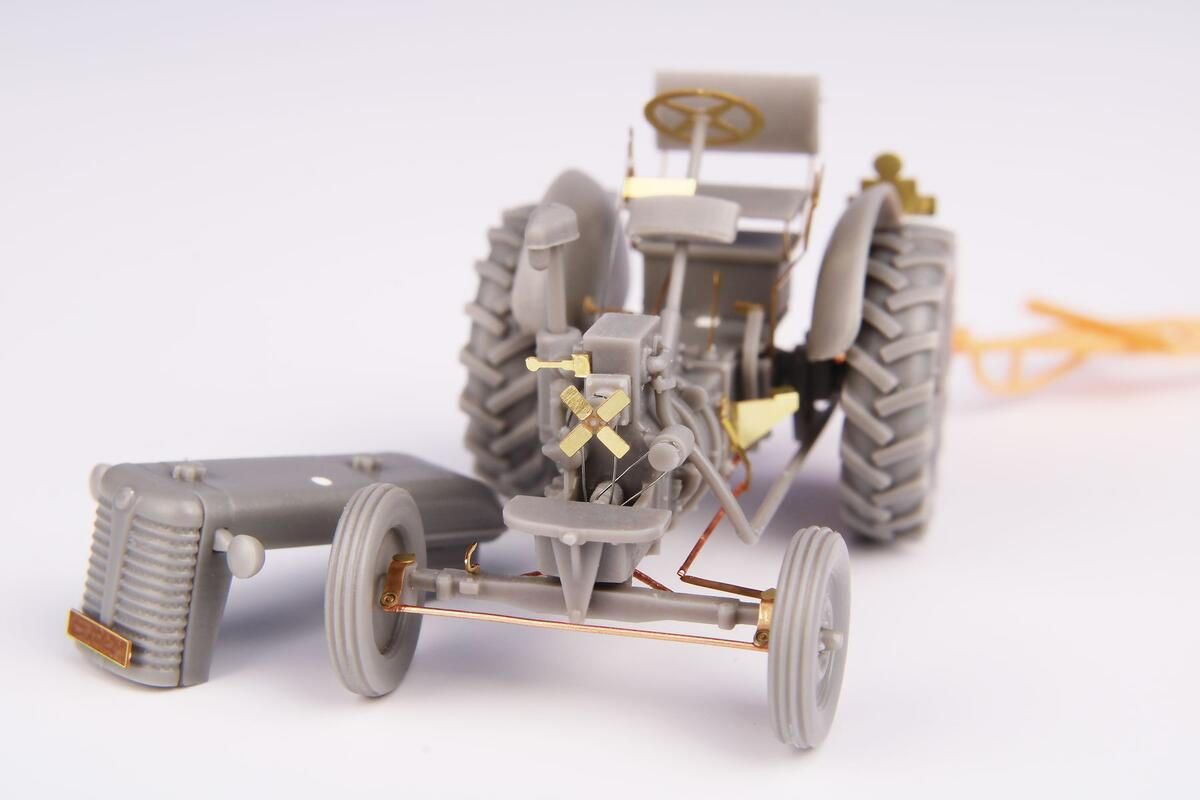 1/72 CMK Zetor 25 Military w/Towbar for MiG 15/17s Resin