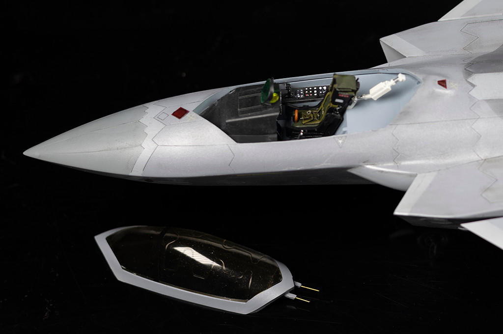 1/48 Trumpeter Chinese J-20 Mighty Dragon Beast Mode - Squadron.com
