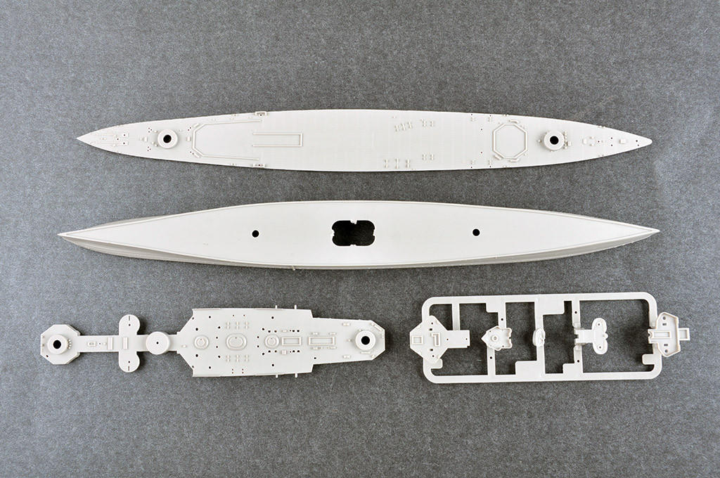 1/700 Trumpeter HMS Kent Heavy Cruiser (New Version) - Squadron.com