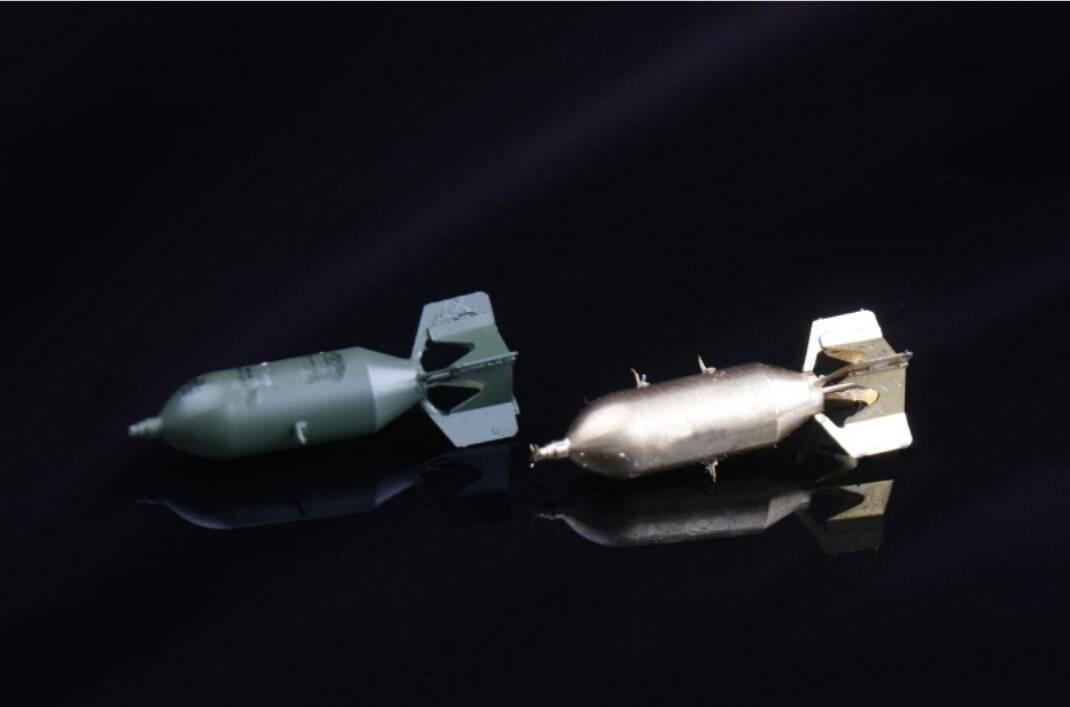 1/72 KA Models 500lb Bomb (AN-64) x4 - Squadron.com