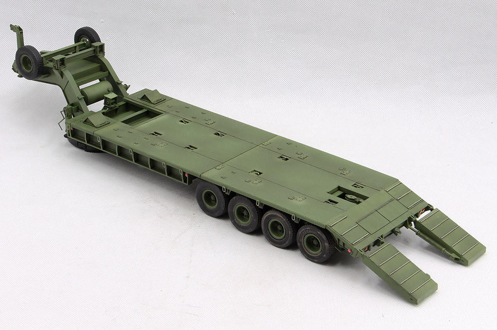 1/35 Hobby Boss M911 C-HET w/ Talbert 64T Trailer - Squadron.com