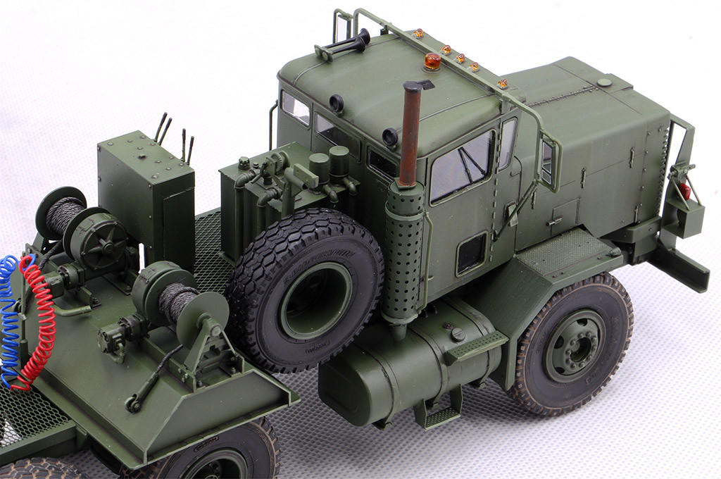 1/35 Hobby Boss M911 C-HET w/ Talbert 64T Trailer - Squadron.com