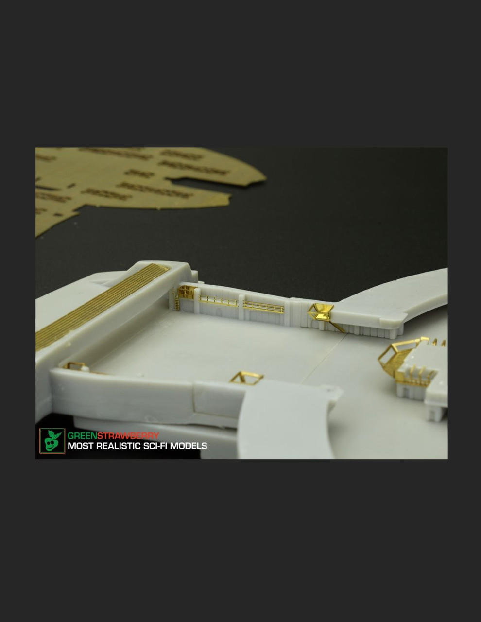 1/670 Green Strawberry USS Voyager NCC-74656 - Landing gear
