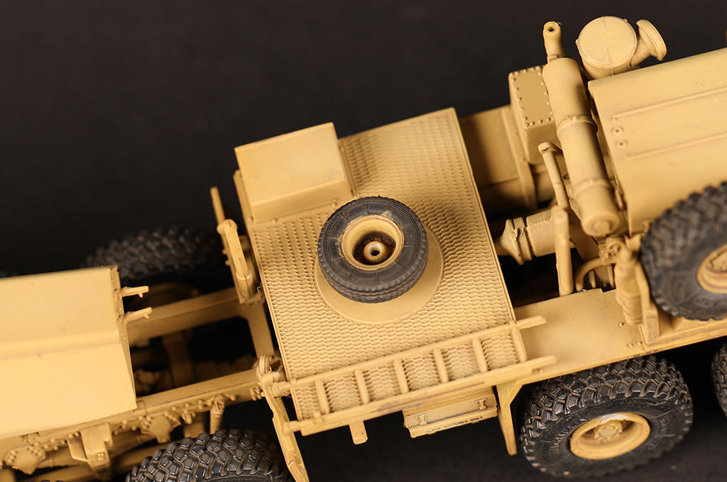 1/72 Trumpeter M983 Tractor with AN/TPY-2 X Band Radar - Squadron.com