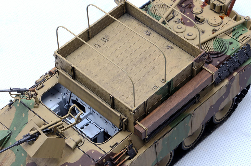 1/35 Hobby Boss German Sd.Kfz.179 Bergepanther Ausf.G Late Version