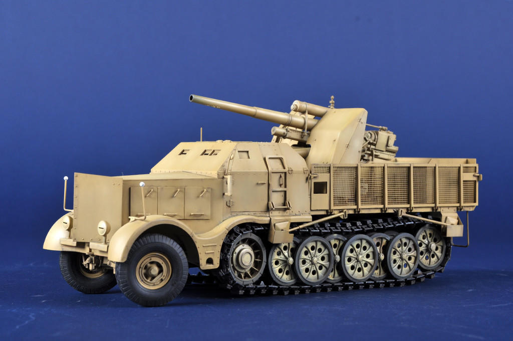 1/35 Trumpeter 18-Ton Halftrack w/8.8cm Flak Gun Plastic Model Kit