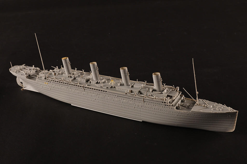1/700 Hobby Boss RMS Titanic Plastic Model Kit - Squadron.com