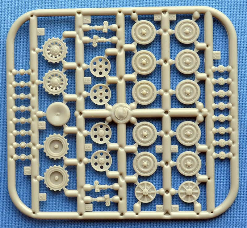 1/72 ACE Models AMX-13 DCA twin 30mm AA version - Squadron.com