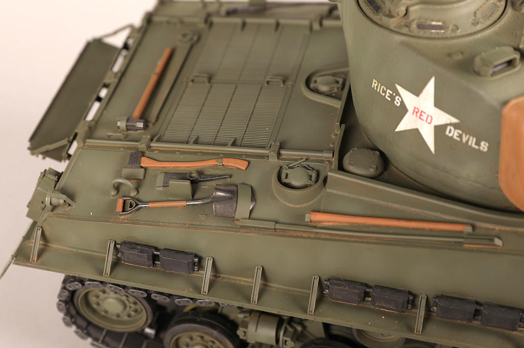 1/16 iLoveKit M4A3E8 Medium Sherman Tank LATE Plastic Model Kit