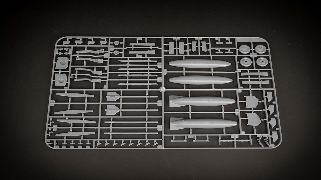 1/32 Kitty Hawk F-86D Sabre Dog Plastic Model Kit - Squadron.com