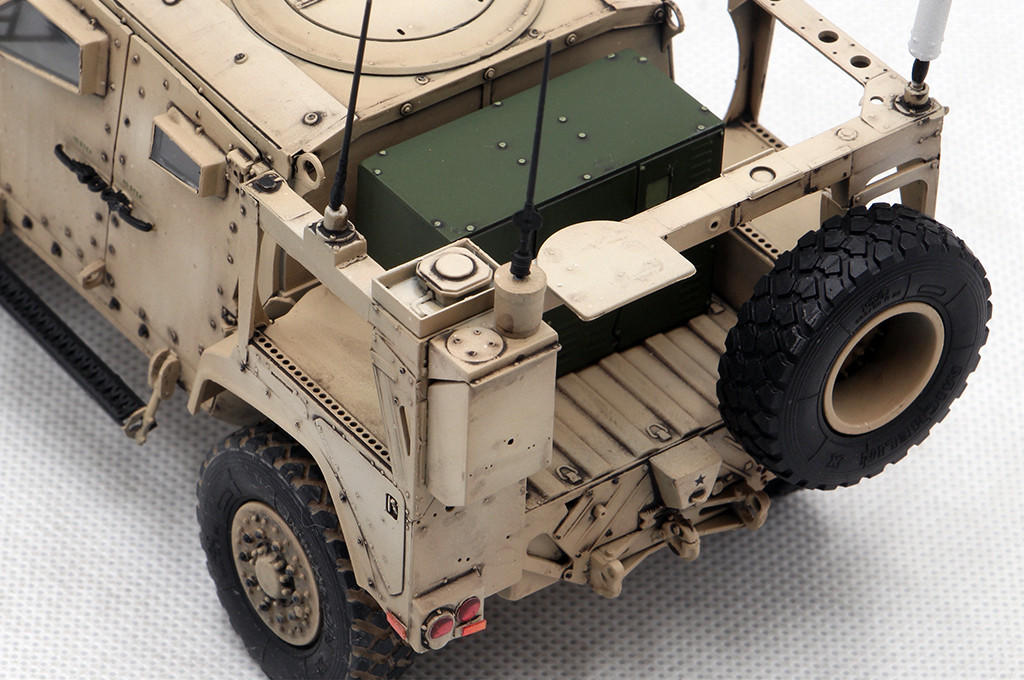 1/35 iLoveKit M1278A1 Heavy Guns Carrier Mod w/ M153 CROWS