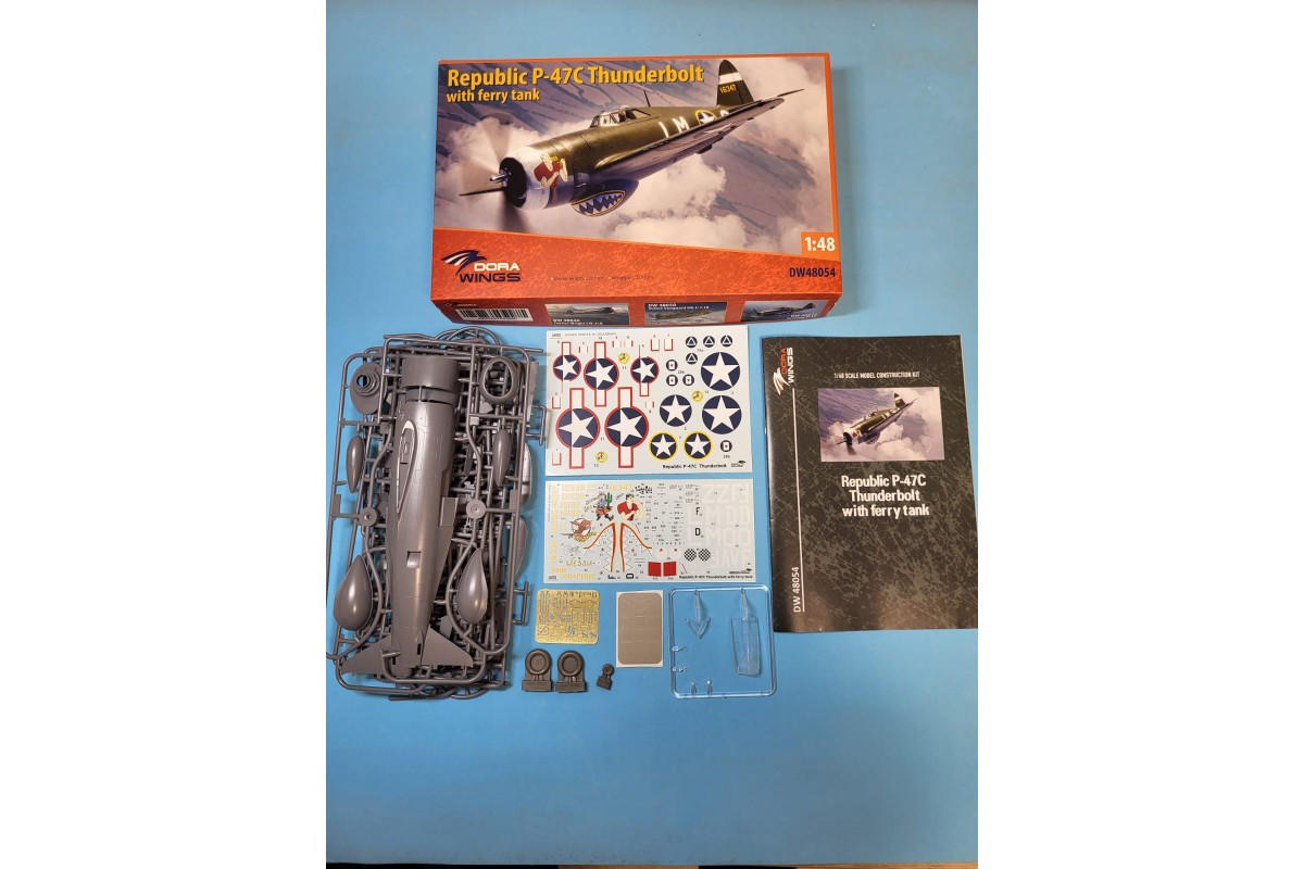 1/48 Dora Wings Republic P-47C Thunderbolt w/Ferry Tank Plastic