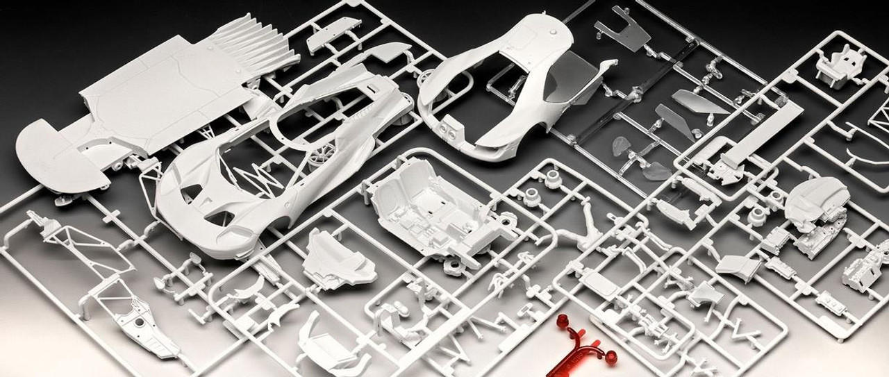 1/24 Revell Ford GT LeMans 2017 Race Car - Squadron.com