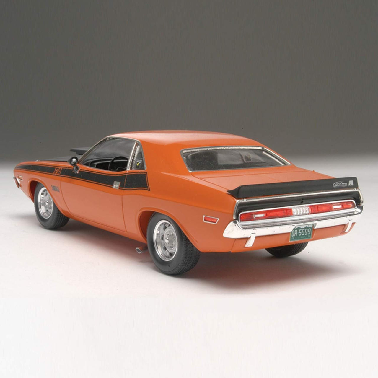 1/24 Revell 1970 Dodge Challenger - Squadron.com