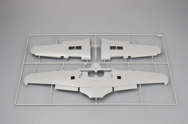 1/24 Trumpeter Hawker Hurricane IID Trop - Squadron.com