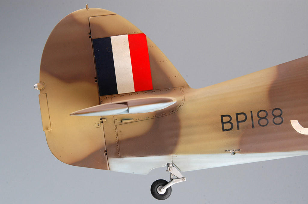 1/24 Trumpeter Hurricane MK.II C/TROP - Squadron.com