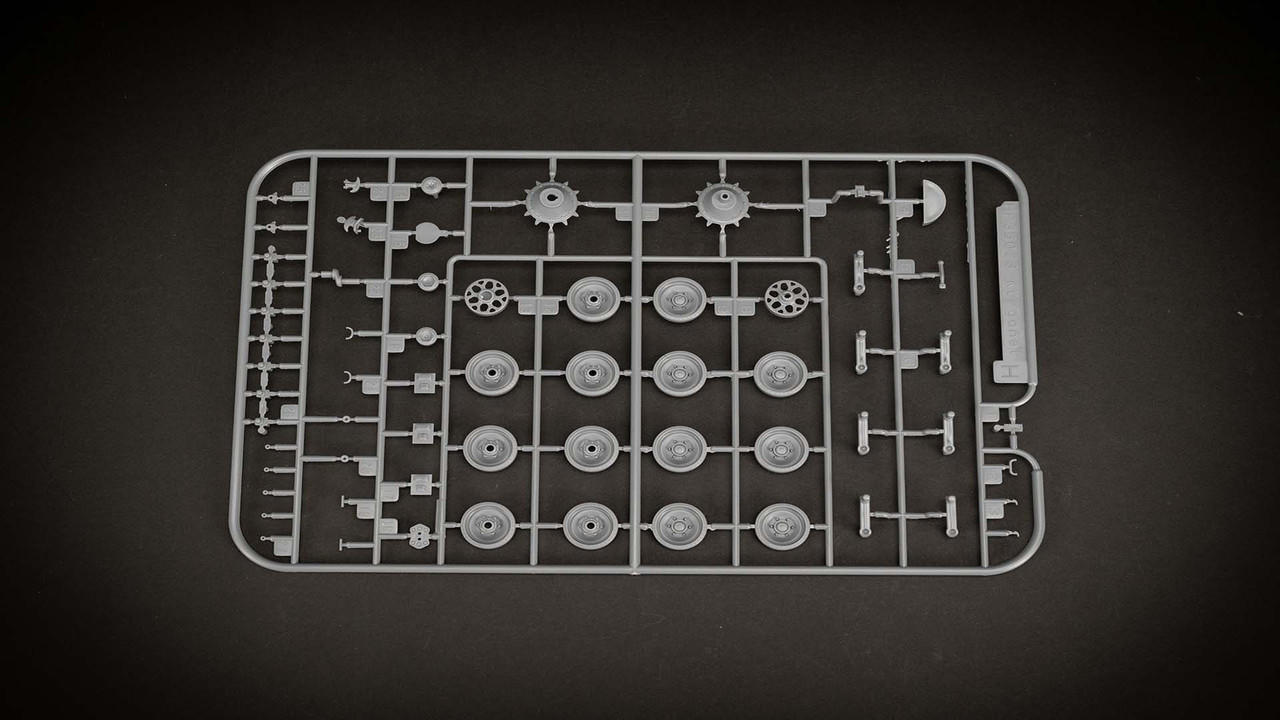 1/35 Panda Hobby BMP Object695 Kurganet-25 Plastic Model Kit