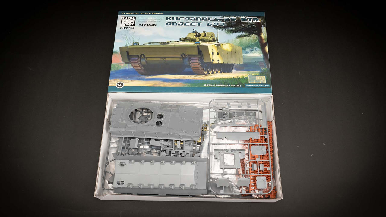1/35 Panda Hobby BTR Object693 Kurganet-25 Plastic Model Kit