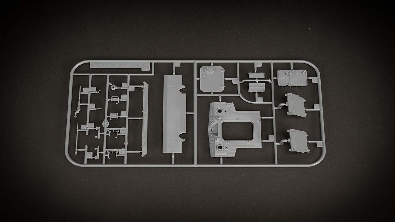 1/35 Panda Hobby BTR Object693 Kurganet-25 Plastic Model Kit